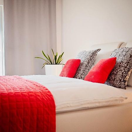 Apartamenty Design Centrum-Garbary Street Poznan Luaran gambar